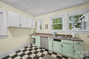 321 Grandin Rd, Charlotte, NC 28208 - Photo 20