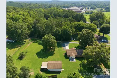 558 Snuggs Street, Albemarle, NC 28001 - Photo 2