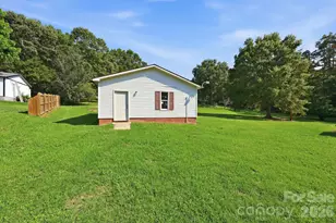 558 Snuggs St, Albemarle, NC 28001 - Photo 6