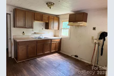712 N Myrtle Street, Gastonia, NC 28052 - Photo 4