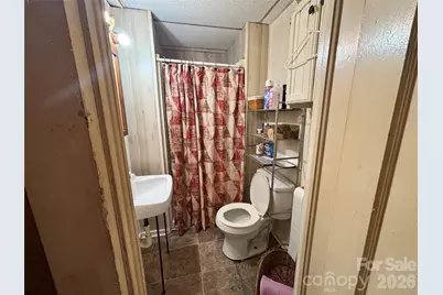 1102 Regal Place NW, Lenoir, NC 28645 - Photo 10