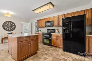 3701 Princeton Dr, Gastonia, NC 28056 - Photo 10