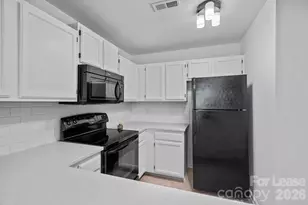 3302 Selwyn Farms Ln, Charlotte, NC 28209 - Photo 12