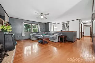 1924 Braswell Pl, Lenoir, NC 28645 - Photo 4