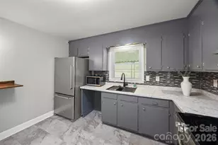4448 Ridgevalley Dr, Charlotte, NC 28208 - Photo 10