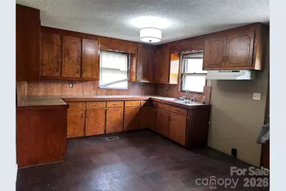 2202 Brookview Avenue, Kannapolis, NC 28081 - Photo 2
