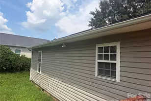 429 Pryor St, Gastonia, NC 28052 - Photo 2