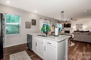 126 N Hill Ln, Troutman, NC 28166 - Photo 6