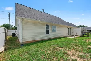 4104 Canyon Creek Ln, Charlotte, NC 28216 - Photo 18