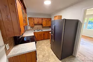 1933 Choyce Cir, Charlotte, NC 28217 - Photo 2