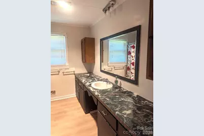 605 Lincoln Lane, Lenoir, NC 28645 - Photo 8