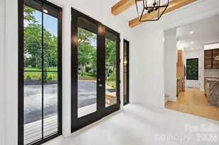 519 Rock Spring Cir, Sugar Mountain, NC 28604 - Photo 4