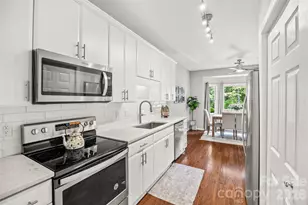 5933 Fitzwilliams Ln, Charlotte, NC 28270 - Photo 6