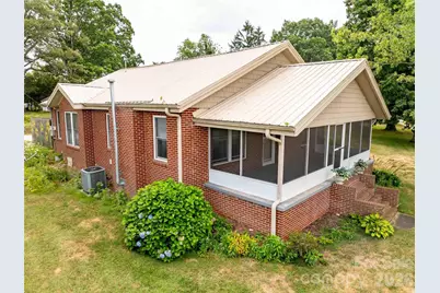 103 E King Street, East Flat Rock, NC 28726 - Photo 10