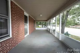 103 E King St, East Flat Rock, NC 28726 - Photo 28