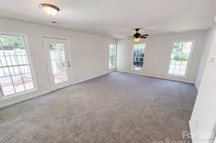 9514 Littleleaf Dr, Charlotte, NC 28215 - Photo 10