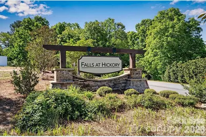 1330 37th Avenue Lane NE, Hickory, NC 28601 - Photo 2