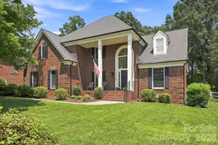 4620 Fairvista Dr, Charlotte, NC 28269 - Photo 1