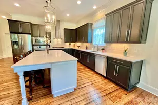 1025 N Sharon Amity Rd, Charlotte, NC 28211 - Photo 8