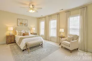 1025 N Sharon Amity Rd, Charlotte, NC 28211 - Photo 16
