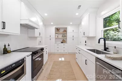 6900 Norchester Court, Charlotte, NC 28227 - Photo 2