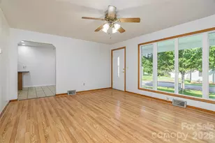 32 Kathy Dr, Waynesville, NC 28786 - Photo 6