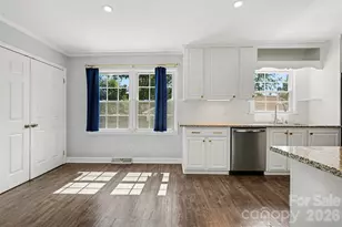 5734 Faulconbridge Rd, Charlotte, NC 28227 - Photo 8