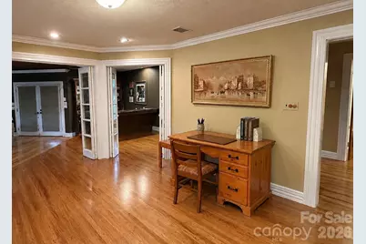 4821 Elmhurst Drive NE, Hickory, NC 28601 - Photo 18