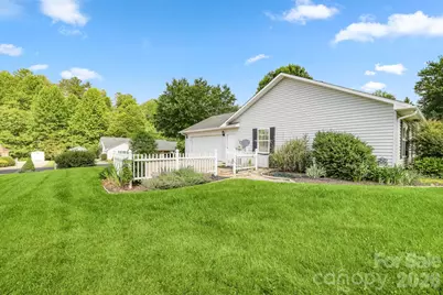 403 W Coventry Drive, Franklin, NC 28734 - Photo 36