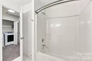 6004 Elm Cove Ln, Charlotte, NC 28269 - Photo 24