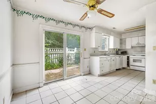8504 Castle Pine Ct, Charlotte, NC 28226 - Photo 6