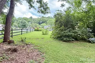 27 Bartlett St, Sylva, NC 28779 - Photo 32