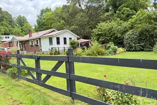 27 Bartlett St, Sylva, NC 28779 - Photo 34