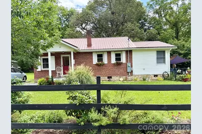 27 Bartlett Street, Sylva, NC 28779 - Photo 2