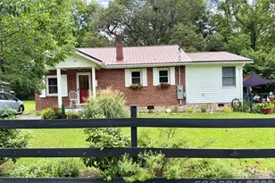 27 Bartlett St, Sylva, NC 28779 - Photo 2