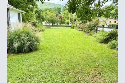 27 Bartlett Street, Sylva, NC 28779 - Photo 30