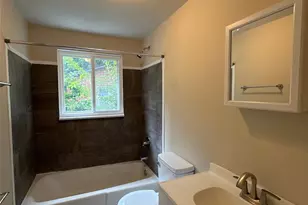 2700 Capitol Dr, Charlotte, NC 28208 - Photo 8