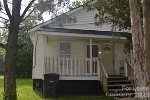 208 Wilson St, Statesville, NC 28677 - Photo 2
