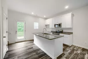 244 Valleybrook Ln, Troutman, NC 28166 - Photo 10