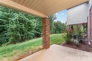 823 Iris Ln, Newton, NC 28658 - Photo 4
