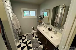 4400 Winedale Ln, Charlotte, NC 28205 - Photo 10
