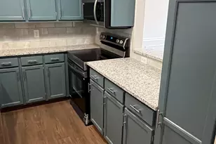 9041 J M Keynes Dr, Charlotte, NC 28262 - Photo 8