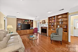 3825 Hoodridge Ln, Charlotte, NC 28227 - Photo 10
