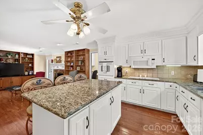 3825 Hoodridge Lane, Charlotte, NC 28227 - Photo 18