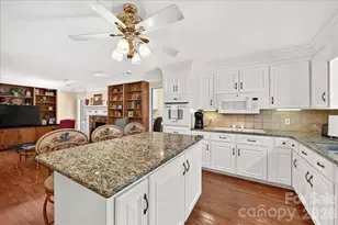 3825 Hoodridge Ln, Charlotte, NC 28227 - Photo 18