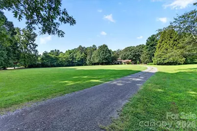 3825 Hoodridge Lane, Charlotte, NC 28227 - Photo 4