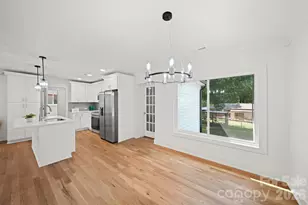 1041 Watts Dr, Charlotte, NC 28216 - Photo 8