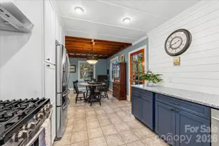 104 Hawthorne Ln, Morganton, NC 28655 - Photo 14