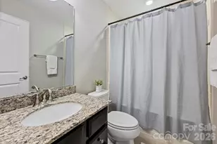 1317 Queen Lyon Ct, Charlotte, NC 28205 - Photo 18