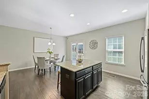 1317 Queen Lyon Ct, Charlotte, NC 28205 - Photo 10